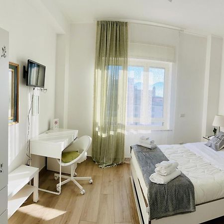 Hotel Vivina_081 à Naples Extérieur photo