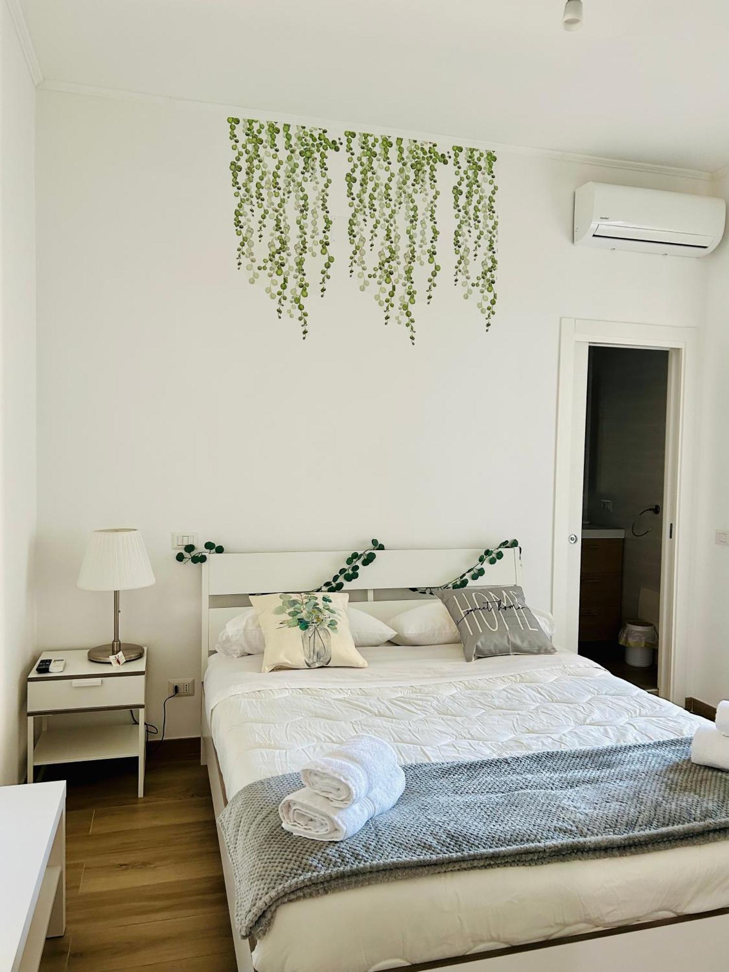 Hotel Vivina_081 à Naples Extérieur photo